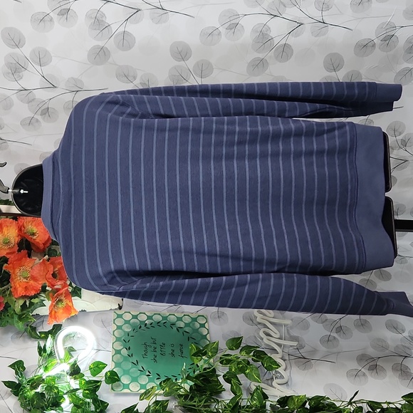 Vineyard Vines Tokeneke Pullover - Picture 7 of 8